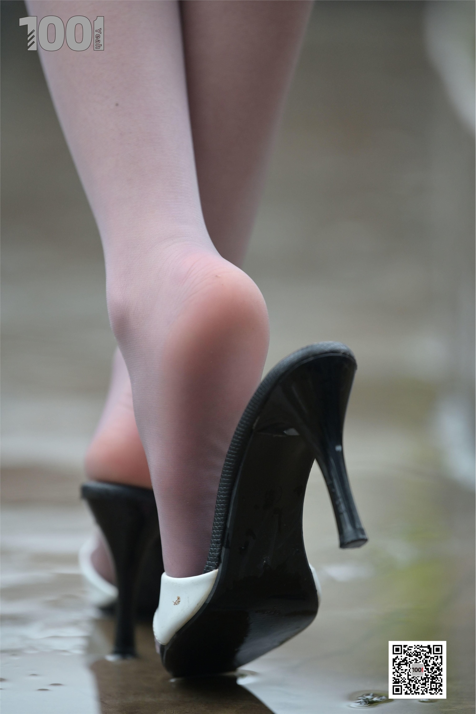 IESS异思趣向  一千零一夜《雨中漫步4》